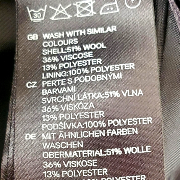 H&M Pleaded Wool Skirt , Size 4 - Picture 3 of 7